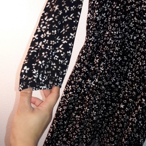 Floral Flowy Dress - Picture 3 of 4